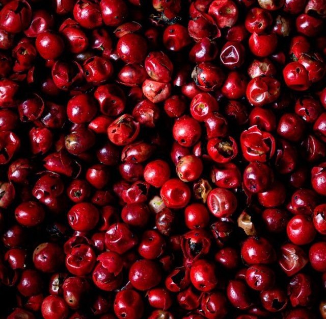 Sparkling pink pepper